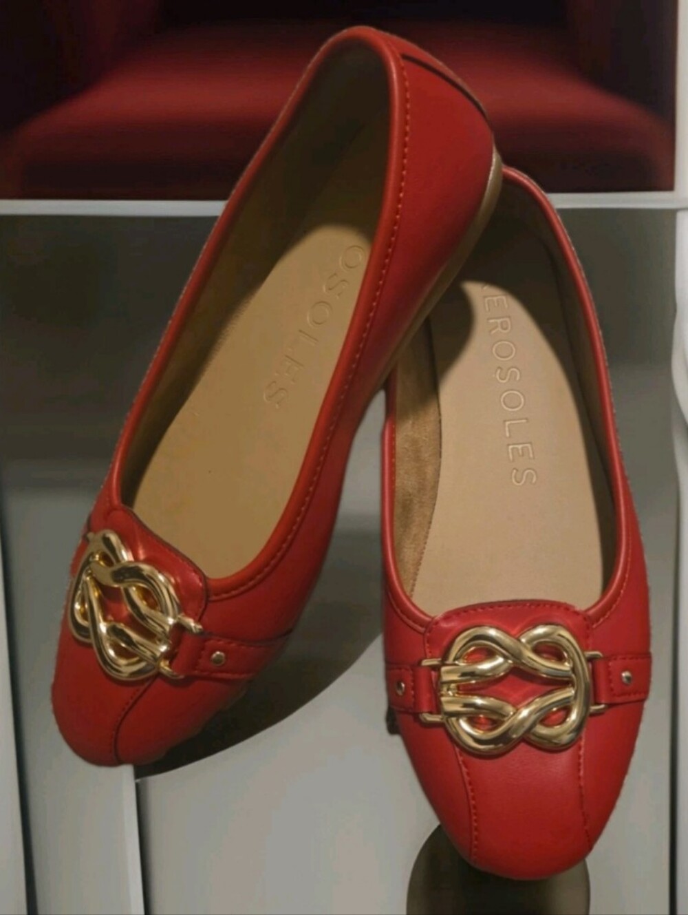 Aerosoles Red Big Bet Ballet  Golden Accent  Knot Buckle Sz 9.